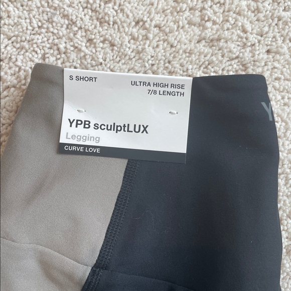 Abercrombie YPB Leggings - Picture 2 of 8